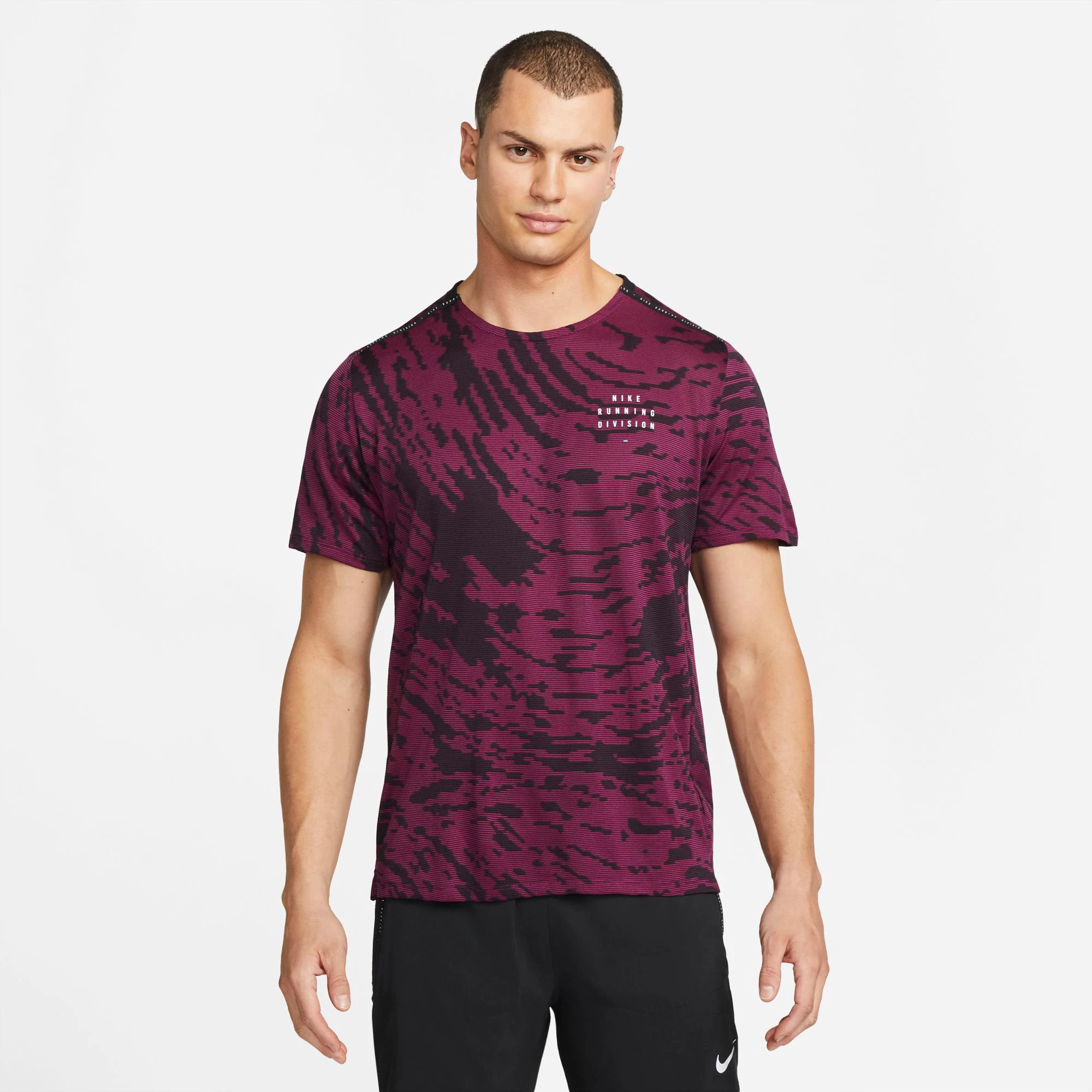 Nike running t shirts hot sale mens