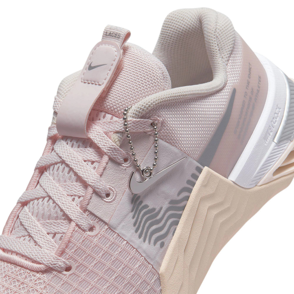 Nike metcon grey on sale pink