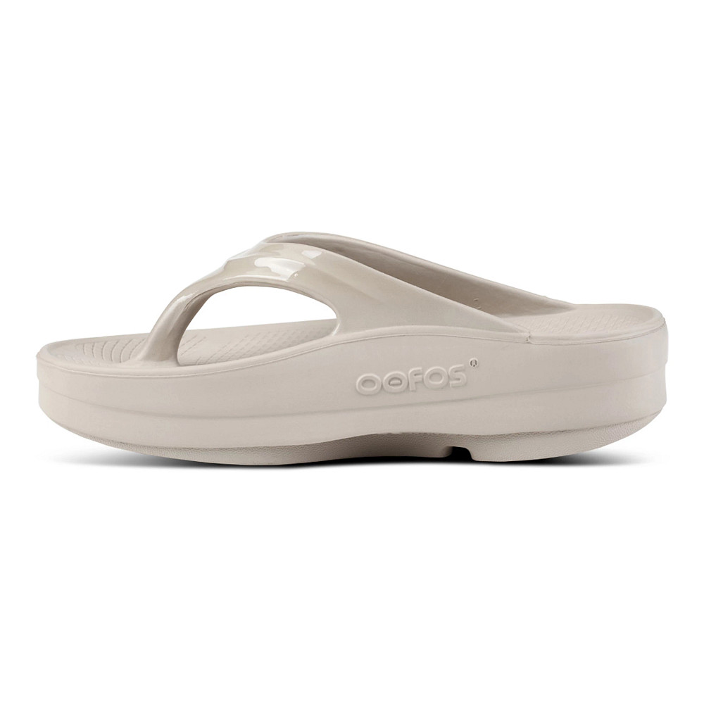 Womens OOFOS OOmega Thong Sandals Shoe