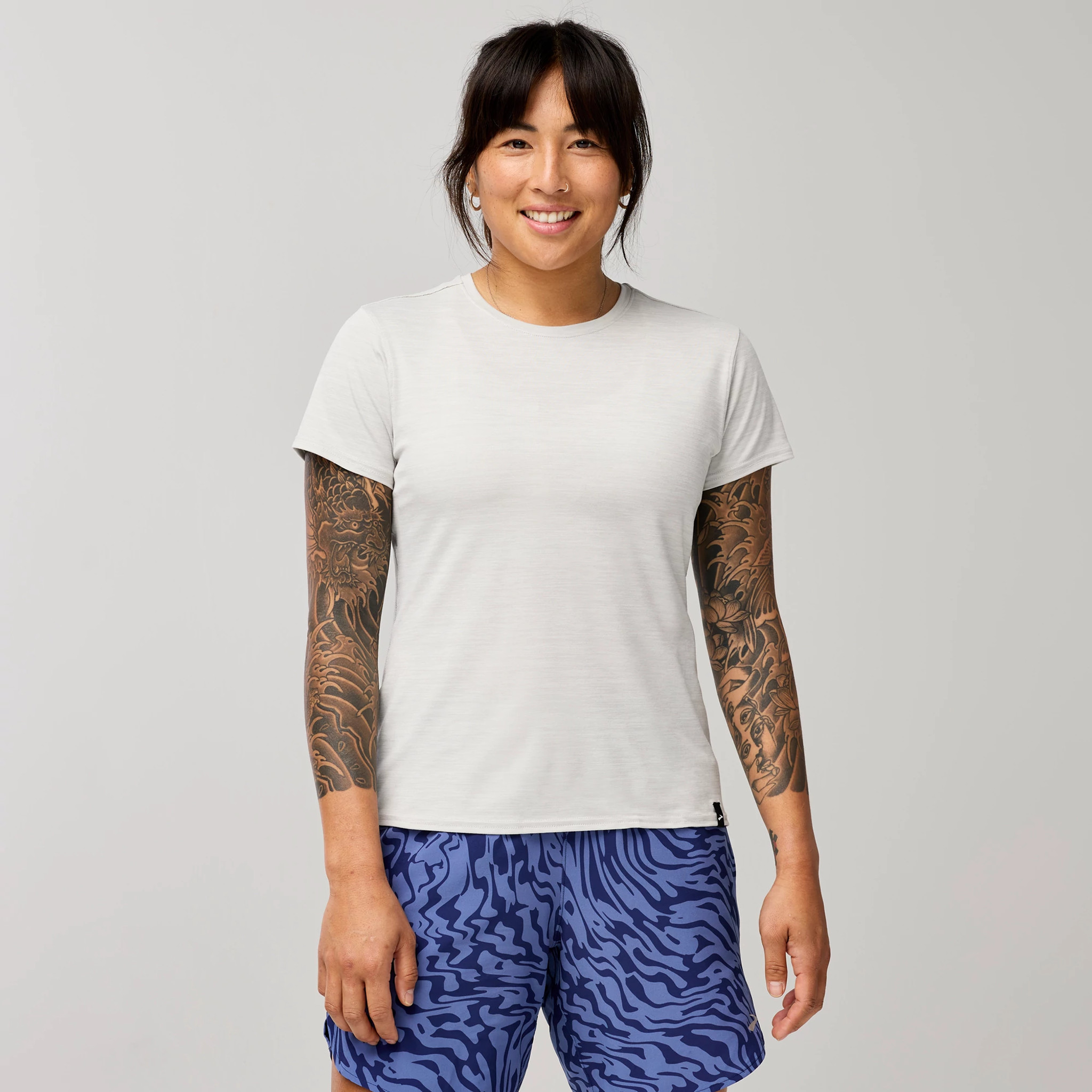 Women's Brooks Luxe Short Sleeve - Heather Light Ash, Size: S | Apparel - Road Runner Sports