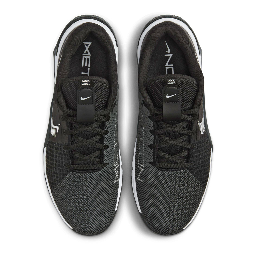 Nike on sale metcon logo