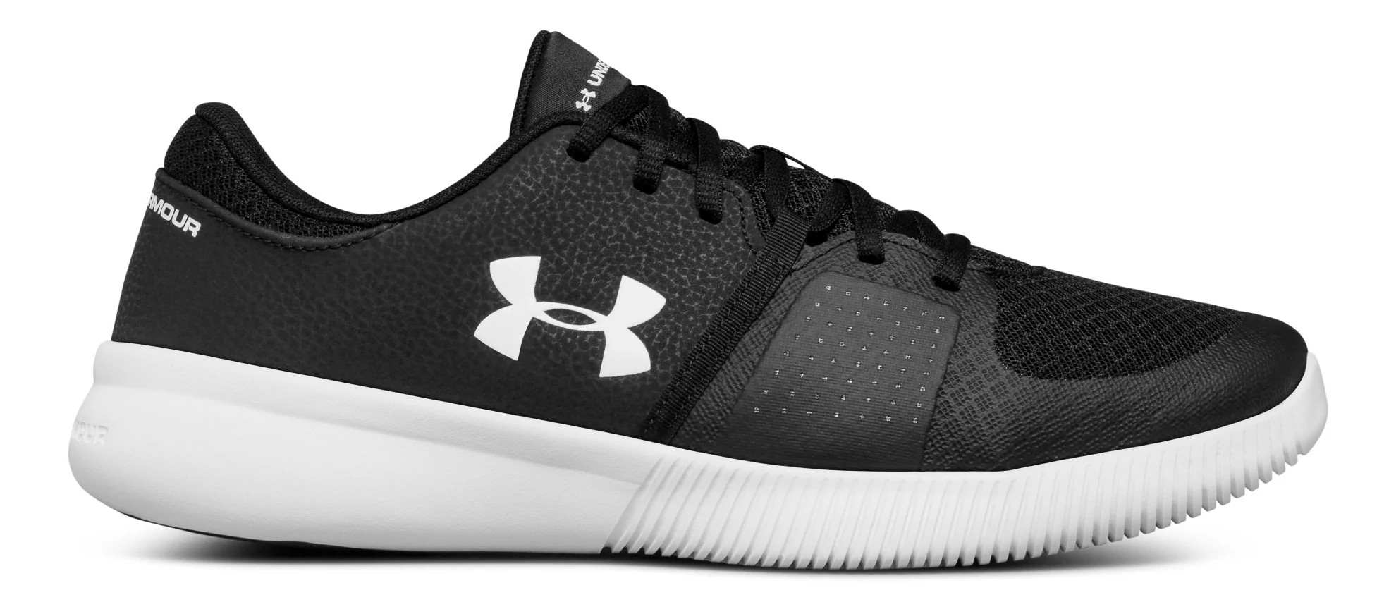 Under armour zone store 3 shoes