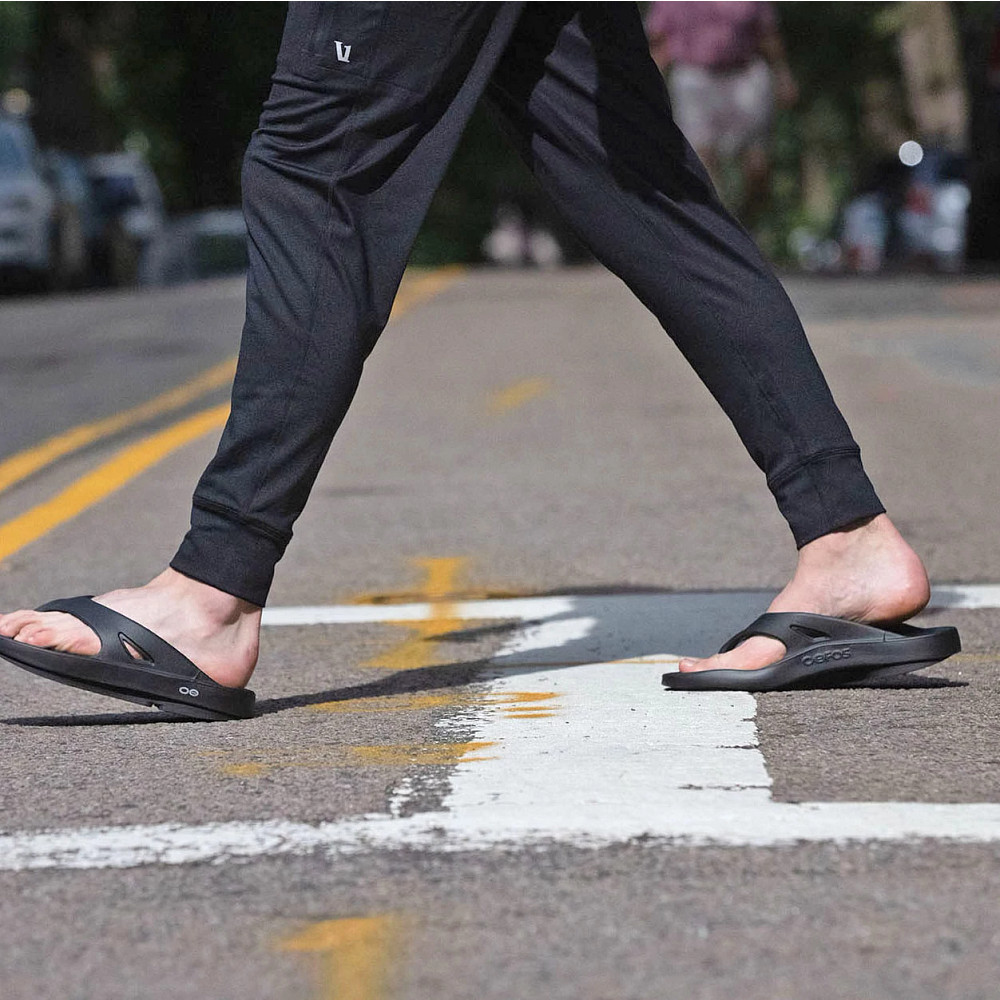 OOFOS Shoes Mens Size 11 OOriginal Gray Slip On Thong Sandals *Read* 00000000_zi_d7cbac78-96b6-45fb  main image 2