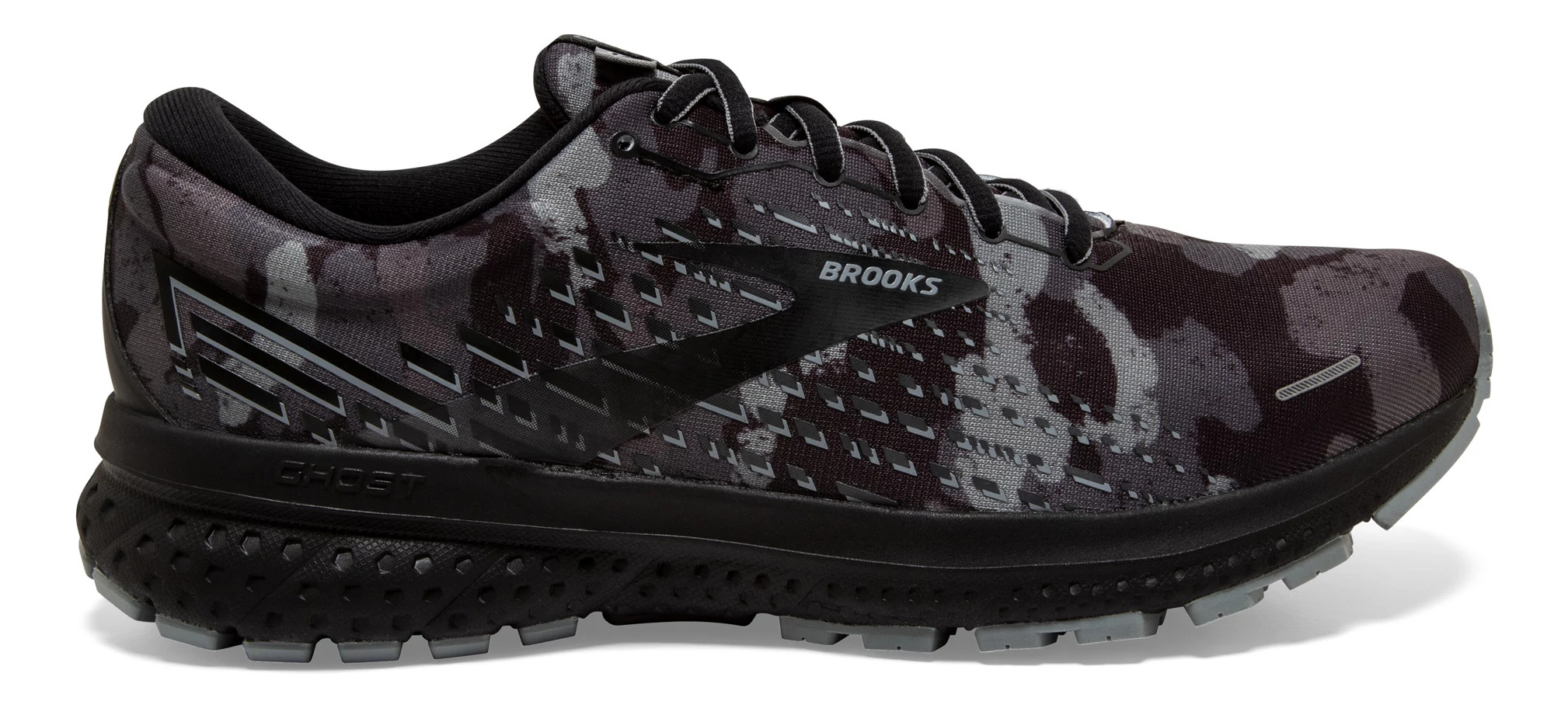 Brooks store camo shoes