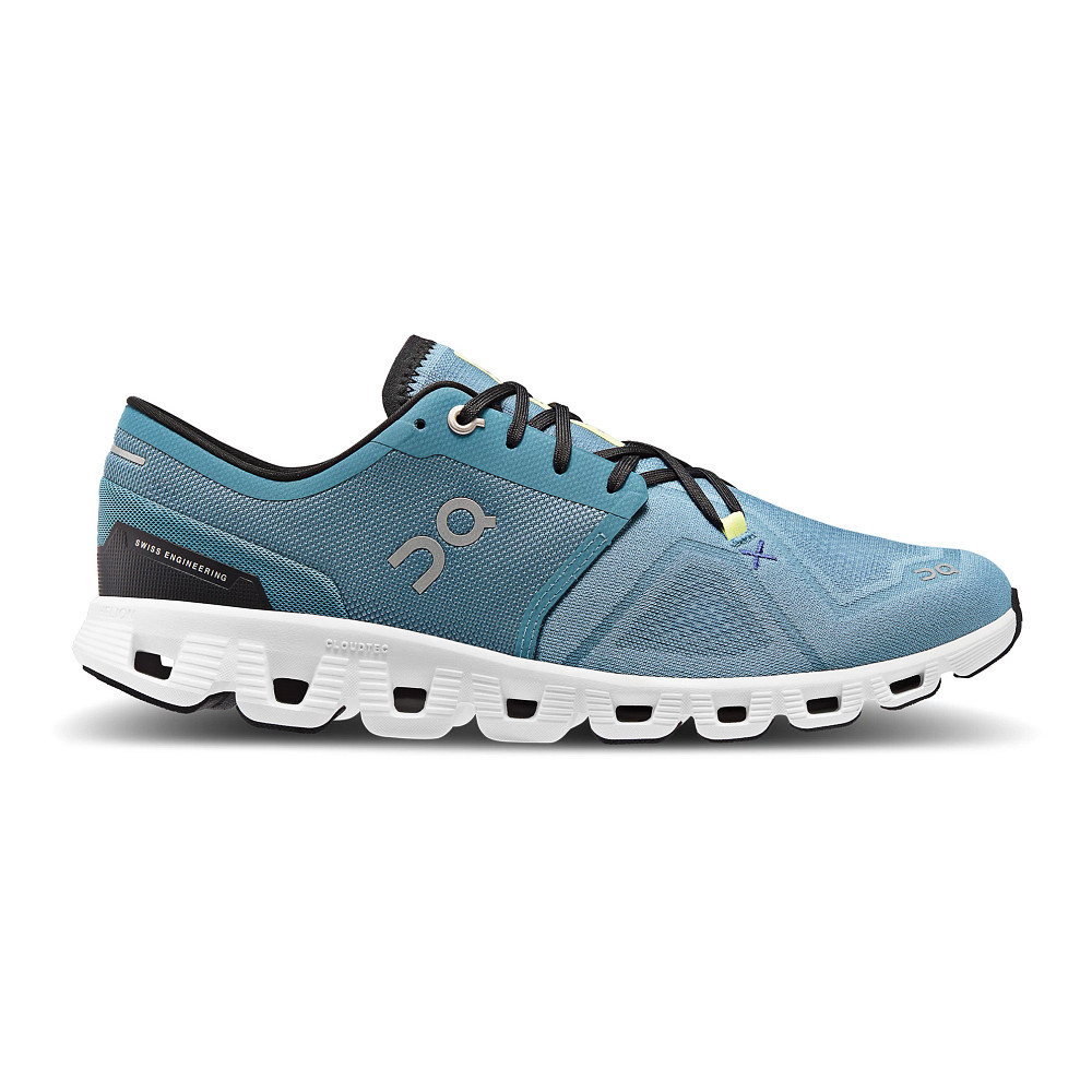 ON Cloudstratus 3 Mesh Running Sneakers for Men