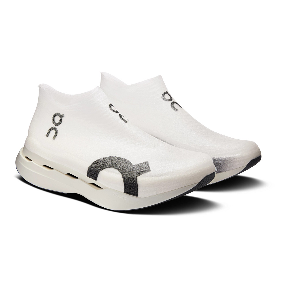 On Lightspray Cloudboom Strike Running Shoe
