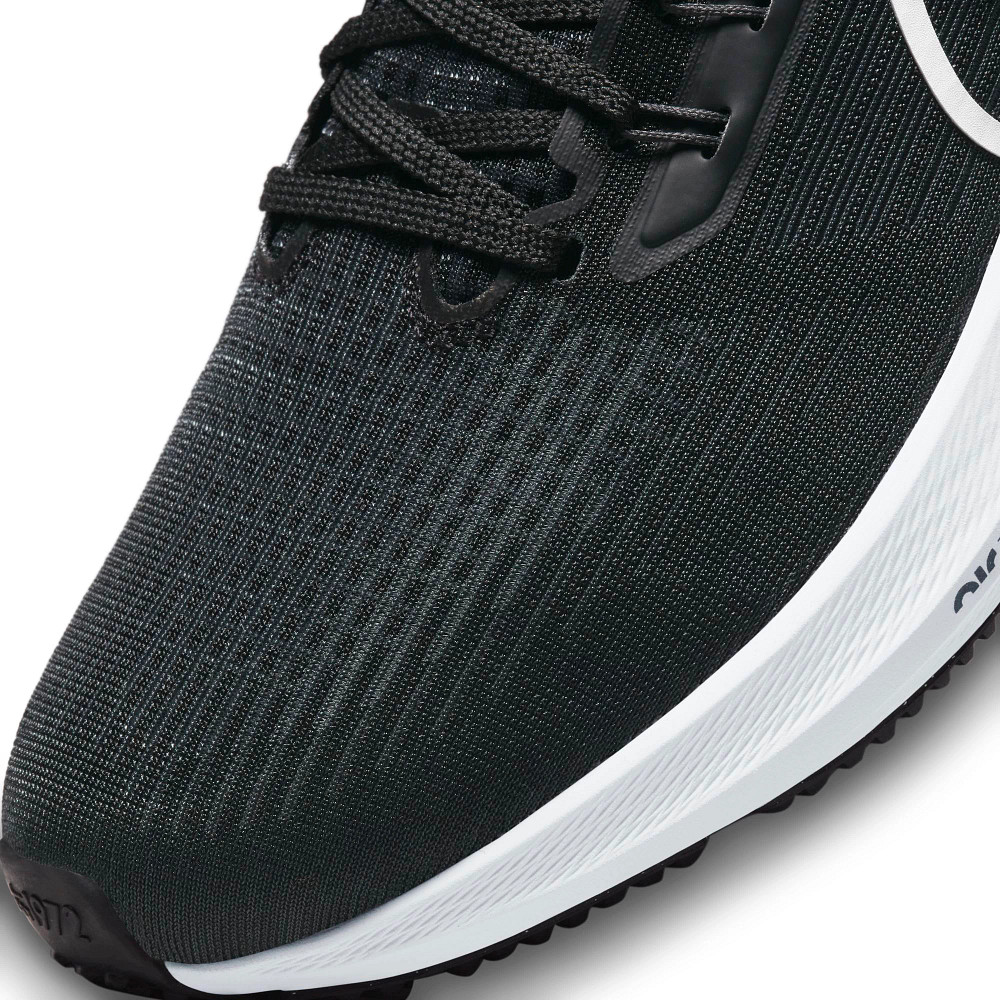 Nike zoom black running on sale shoes