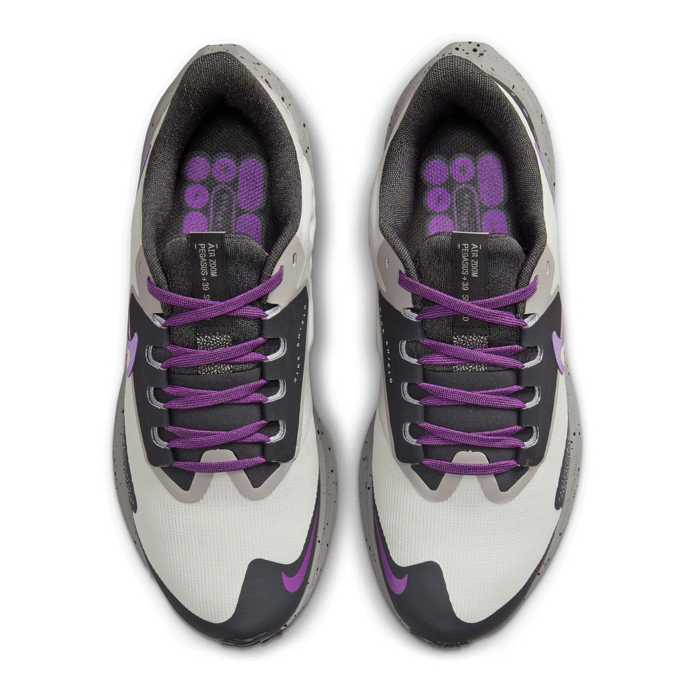 Nike pegasus shield on sale women's