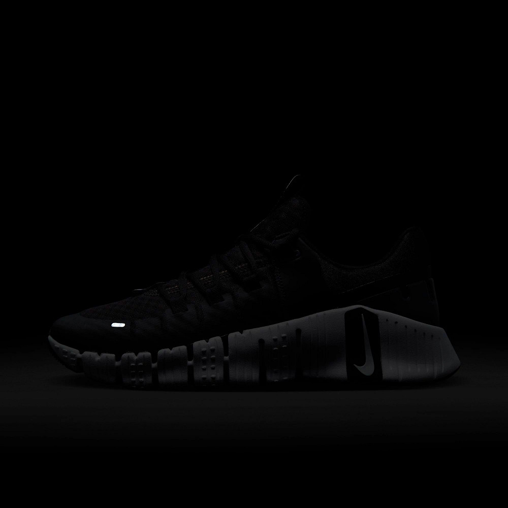 Nike metcon free triple black hotsell