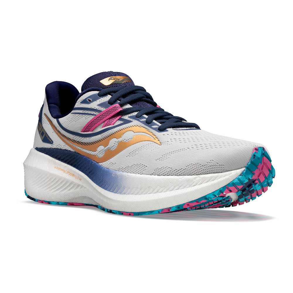 Cut in half: Saucony Triumph 20 Review | RunRepeat
