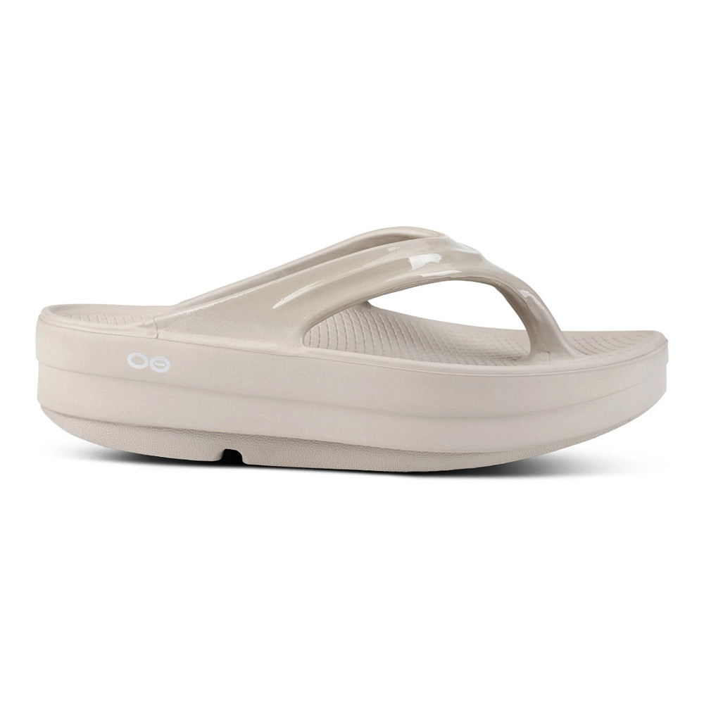 Womens OOFOS OOmega Thong Sandals Shoe