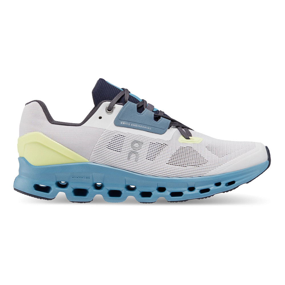 Men's cloudstratus sales on running