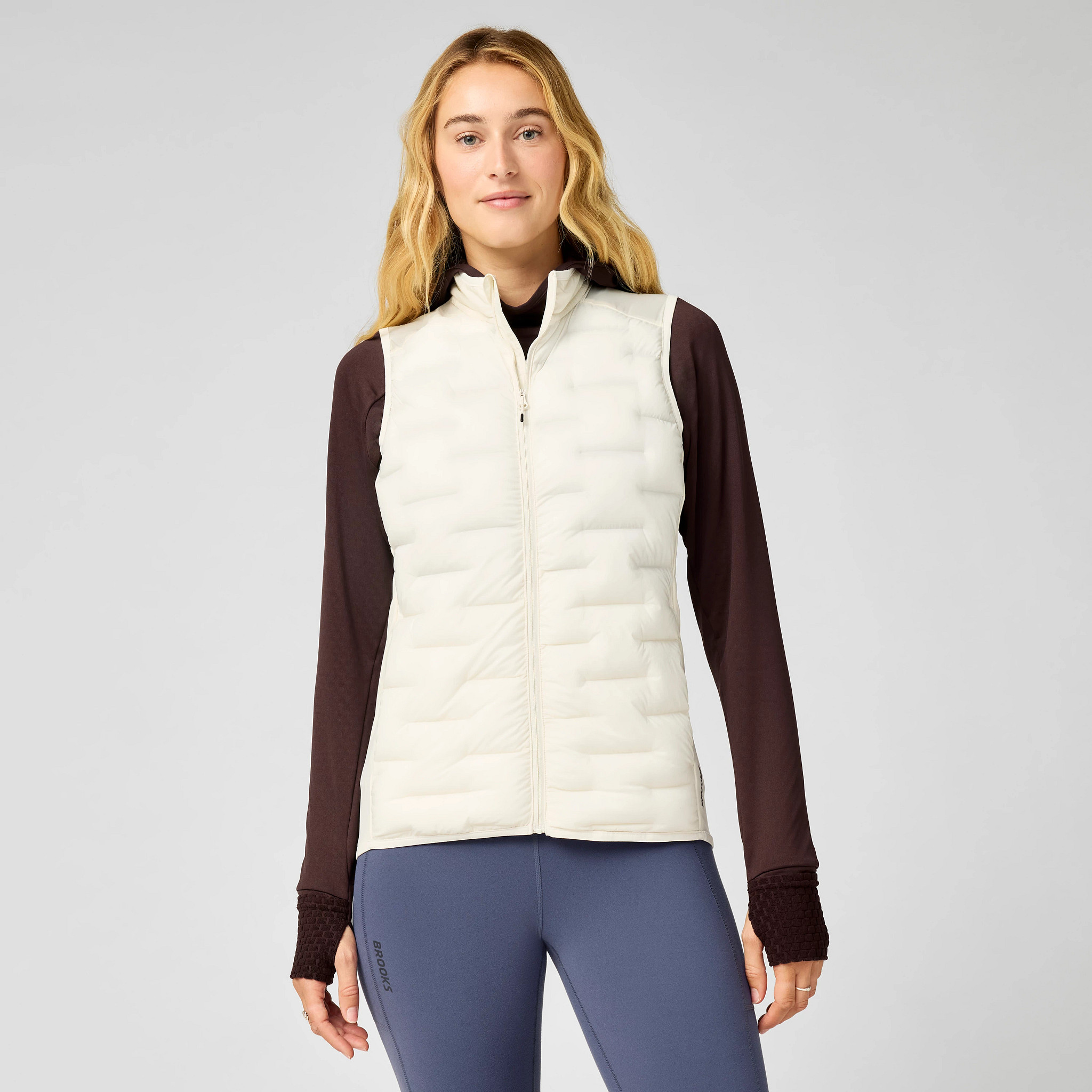 Women's Brooks Momentum Thermal Vest - Light Brown, Size: L | Apparel - Road Runner Sports